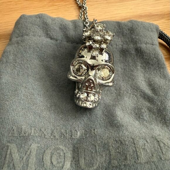 Alexander McQueen Silver Crystal Mohawk Skull Pendant Necklace - Picture 2 of 8